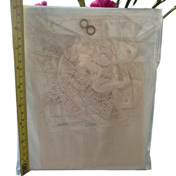 TWILLING by Needle Magic Kit Art 6008 Reflections Sachet Pin Cushion - Picture 3 of 6